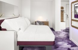YOTEL Amsterdam - First Class bedroom and desk