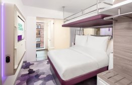 YOTEL Glasgow - Triple room with a Queen-size SmartBed and single bunk bed