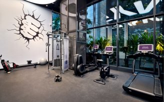 YOTEL Singapore - gym equipment