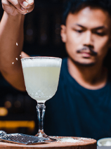 YOTEL Singapore Komyuniti cocktails