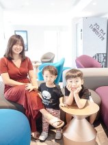 YOTELAIR Singapore Changi Airport - family in Komyuniti