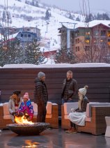 YOTELPAD Park City - outdoor deck with firepit