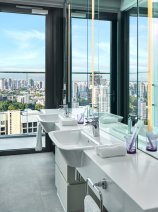 YOTEL Singapore - Bathroom view