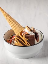 YOTEL Porto - Komyuniti dessert bowl with ice cream