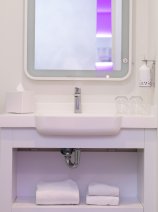 Premium Queen bathroom