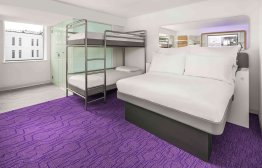 YOTEL Edinburgh - Family room with Queen-size SmartBed and two bunk beds
