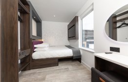 YOTEL London Shoreditch - Premium Queen room