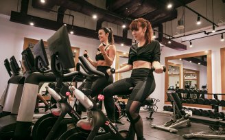 YOTEL New York - Guests using the fitness equipment in the gym