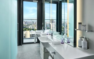 YOTEL Singapore - Bathroom view