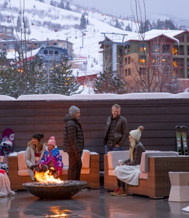 YOTELPAD Park City - outdoor deck with firepit