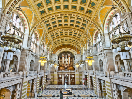 Events_hall_with_detailed_interiors