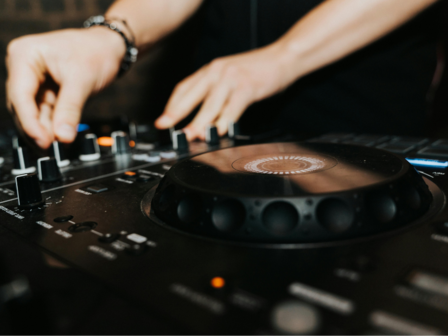 DJ tech playing a record 