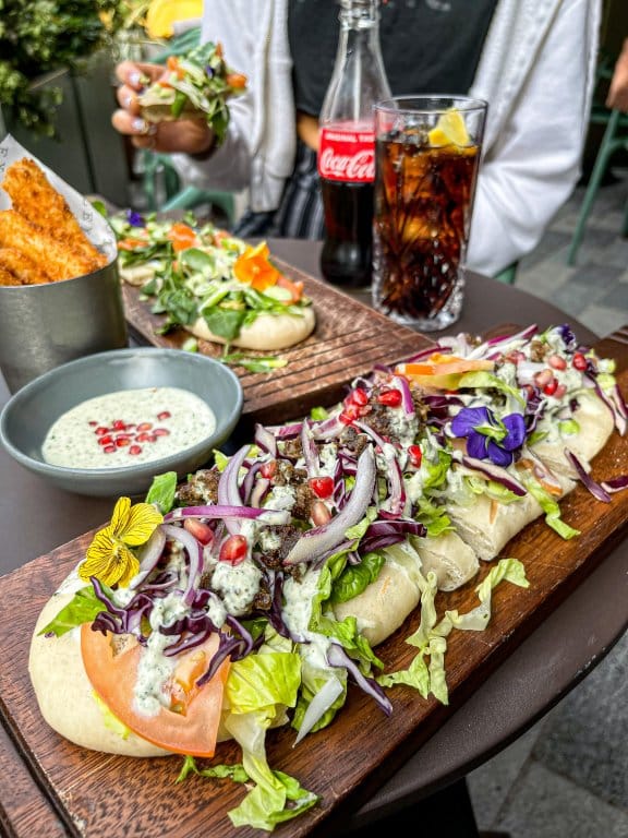 YOTEL Manchester - MOTLEY food and drink
