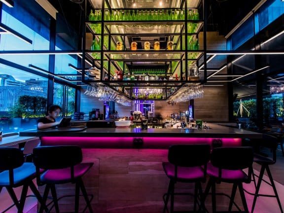 Komyuniti bar at YOTEL Singapore 