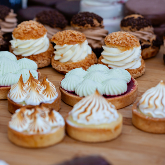 Small tarts with meringue tops