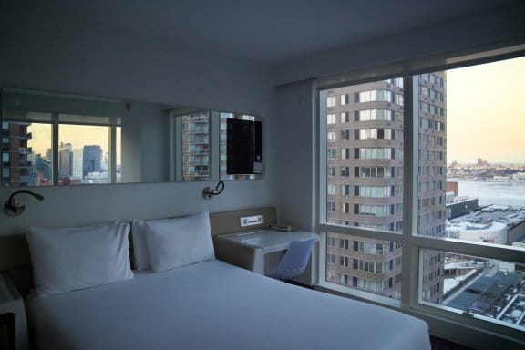 A bright and airy hotel room