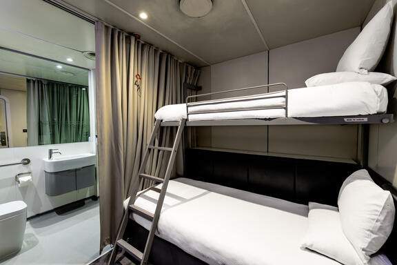 YOTEL London Gatwick Hotel bunk bed room