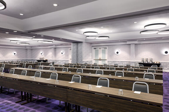 Large lecture style meeting room in YOTEL Washington DC