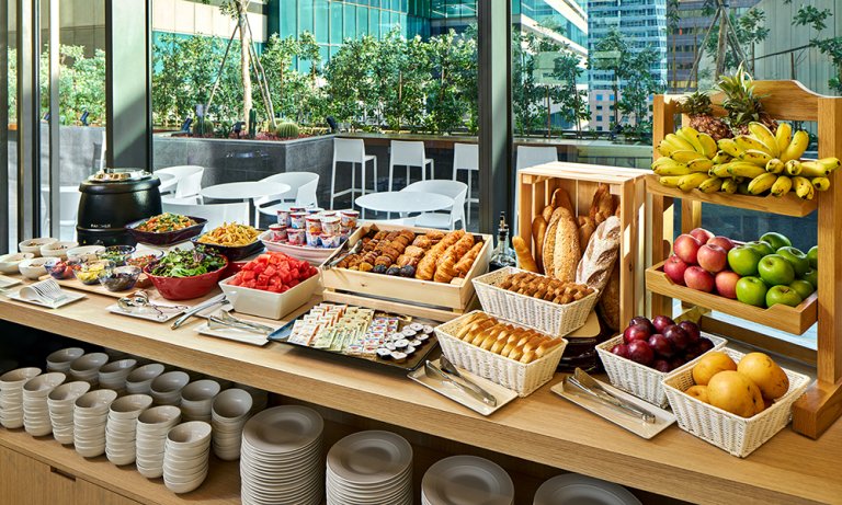 YOTEL Singapore Komyuniti - continental breakfast buffet