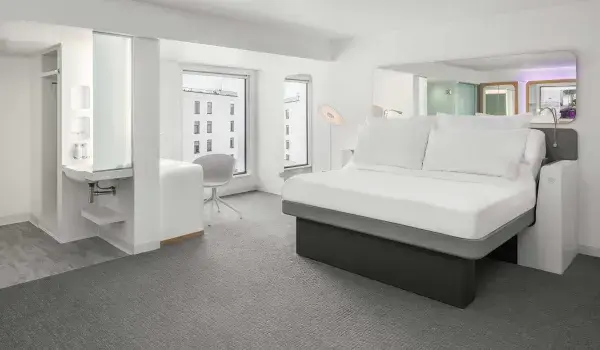 YOTEL Edinburgh First Class cabin