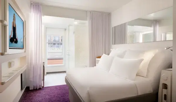 YOTEL Boston Premium Queen