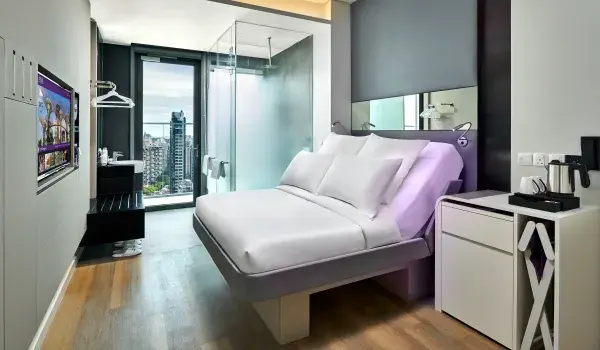YOTEL Singapore First Class Queen