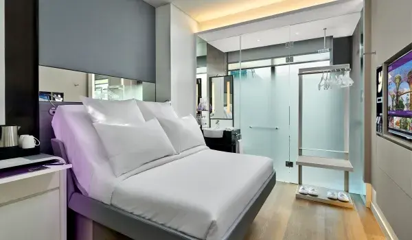 YOTEL Singapore Premium Queen