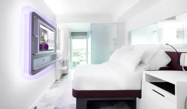 YOTEL Amsterdam - premium queen cabin side view